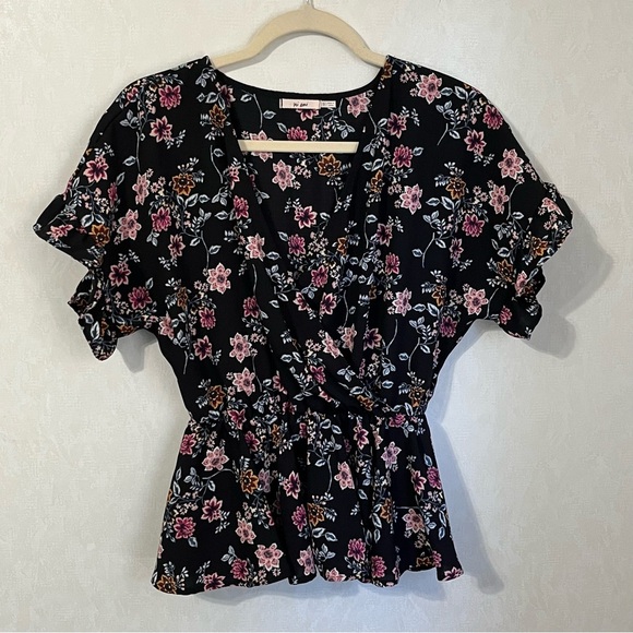 Francesca's Collections Mi Ami Black Puff Sleeve Blouse with Tie Front Blouse - Picture 1 of 5